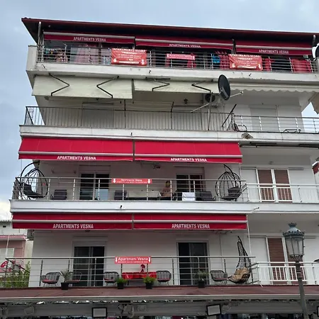 Vesna Luxury & Michel Ap 8 *